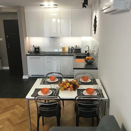 דירות ורשה Apartament Emilia מראה חיצוני תמונה