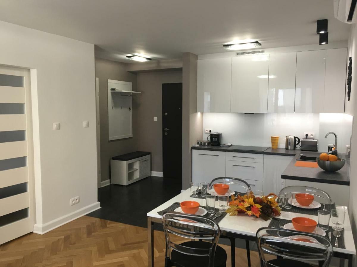 דירות ורשה Apartament Emilia מראה חיצוני תמונה