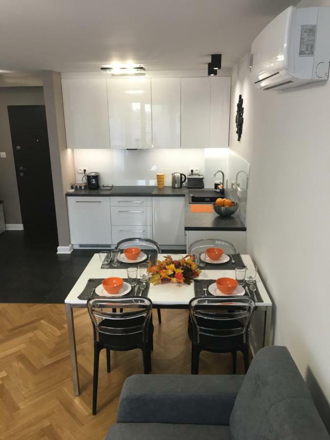 דירות ורשה Apartament Emilia מראה חיצוני תמונה